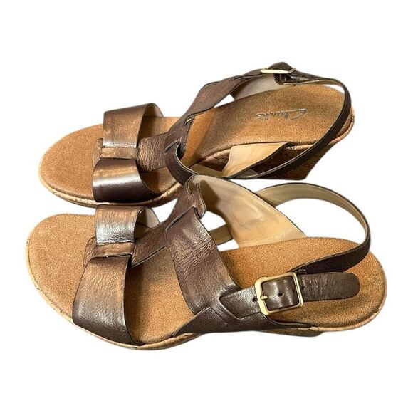 Clarks Metallic Leather Sandals w/ Cork Heel - Size 8 - Picture 2 of 4